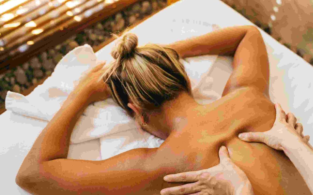 【居家療癒指南】到府精油 SPA 全攻略：專業按摩手法與準備清單，讓家瞬間變身五星級芳療館